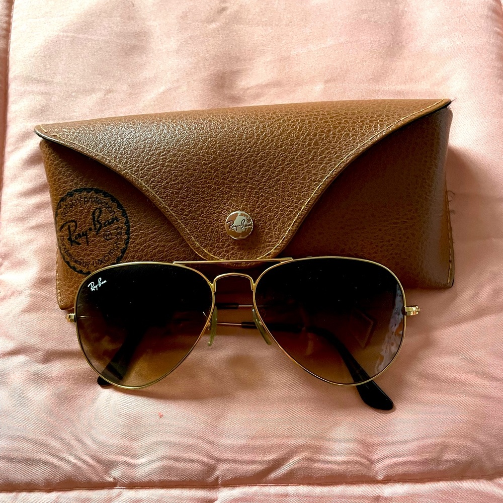 Ray Bans Aviator sunglasses